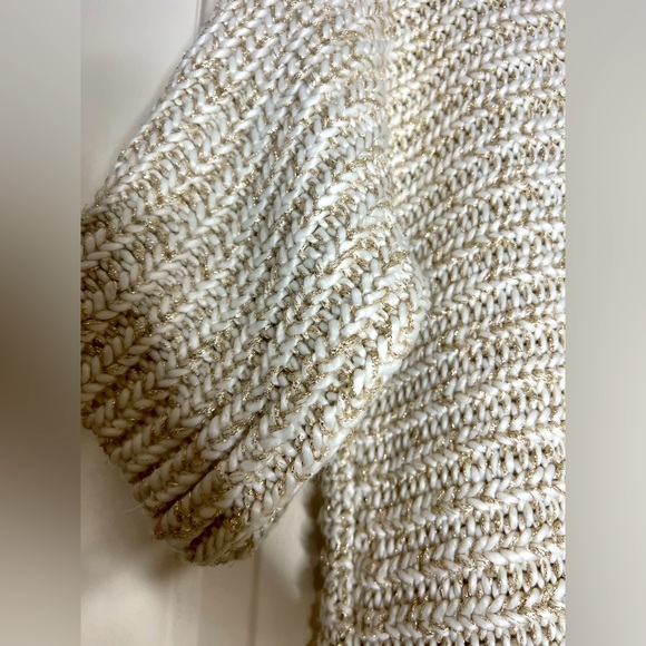 NWOT BCBG super chunky cable knit sweater. - Picture 3 of 3